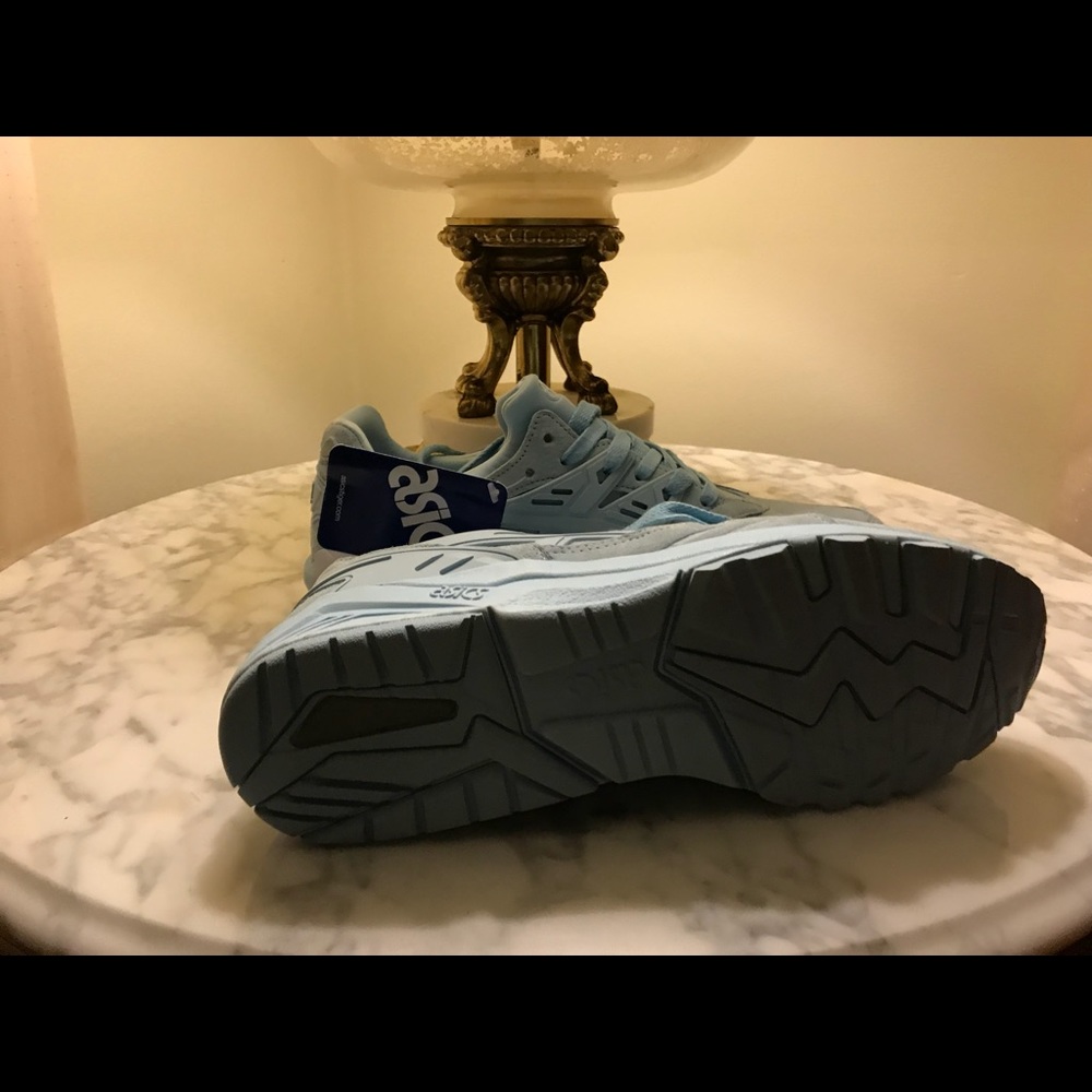 ASICS GELS - Picture 3 of 5